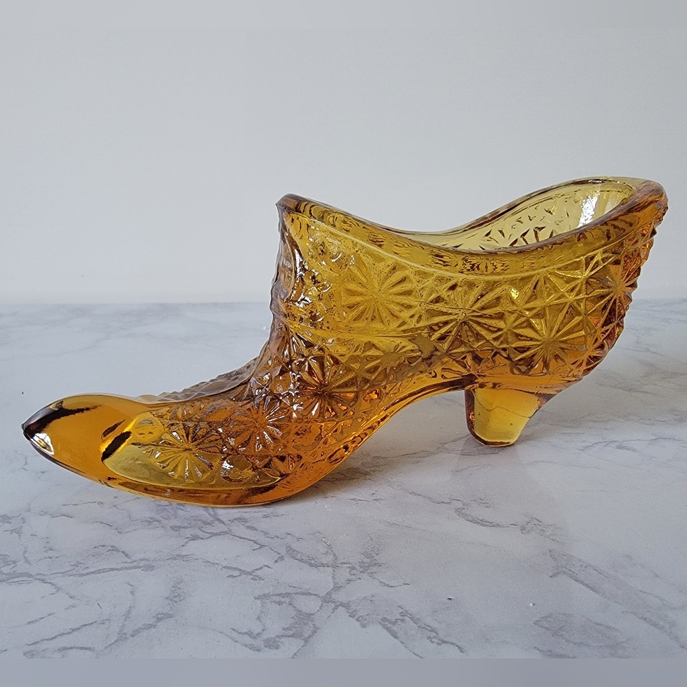 Vintage L.E. Smith Art Glass Daisy And Bottom Shoe Slipper Amber